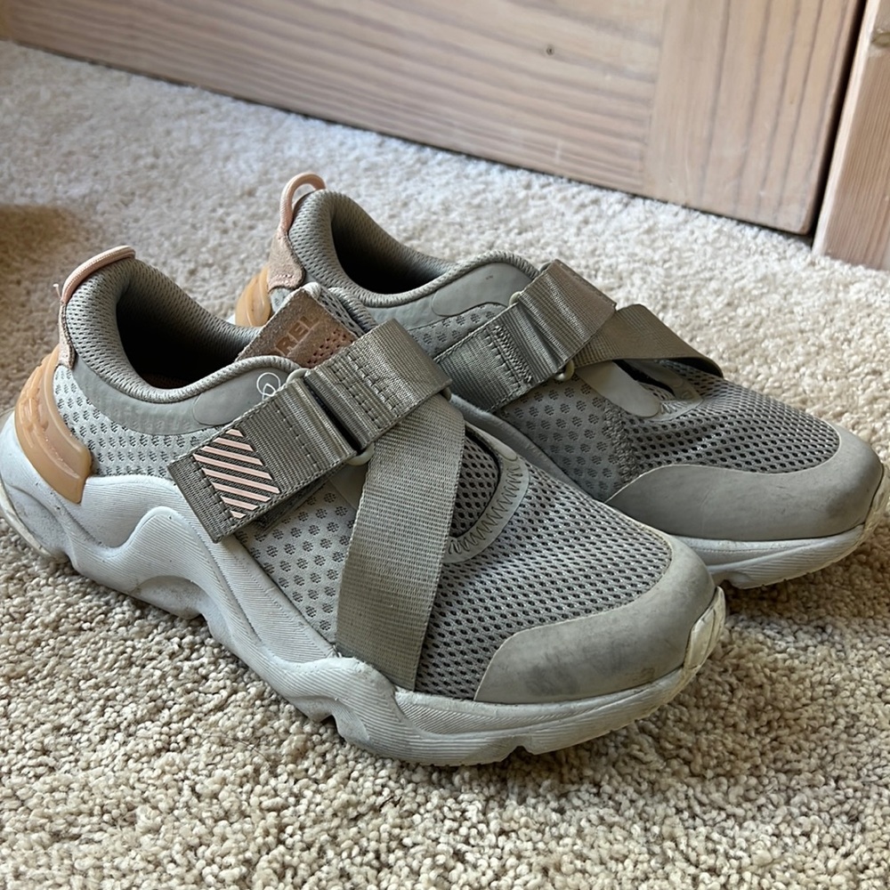 Sorel tennis shoes